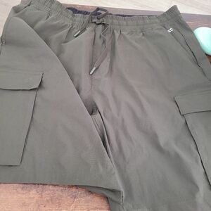 Kennerh Cole Active Men's Shorts Olive Green. XL